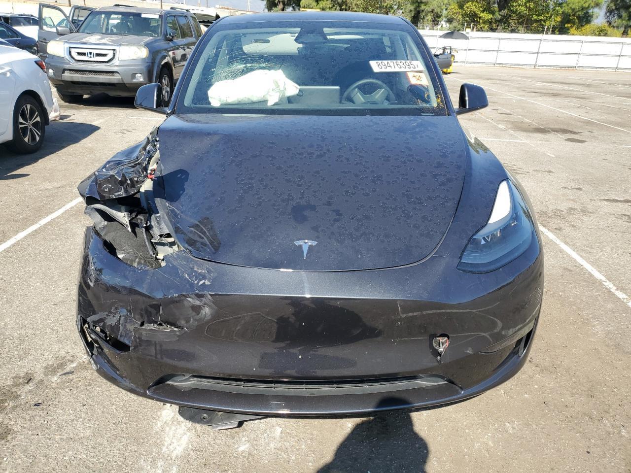 2025 Tesla Model Y - zdjęcie 5