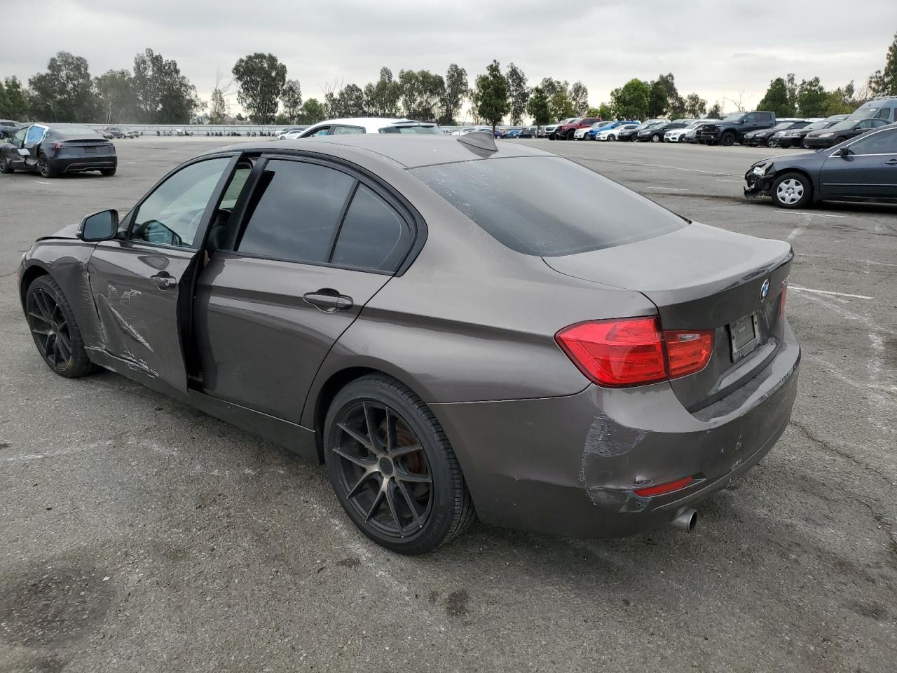 2014 BMW Seria 3 320i - zdjęcie 2