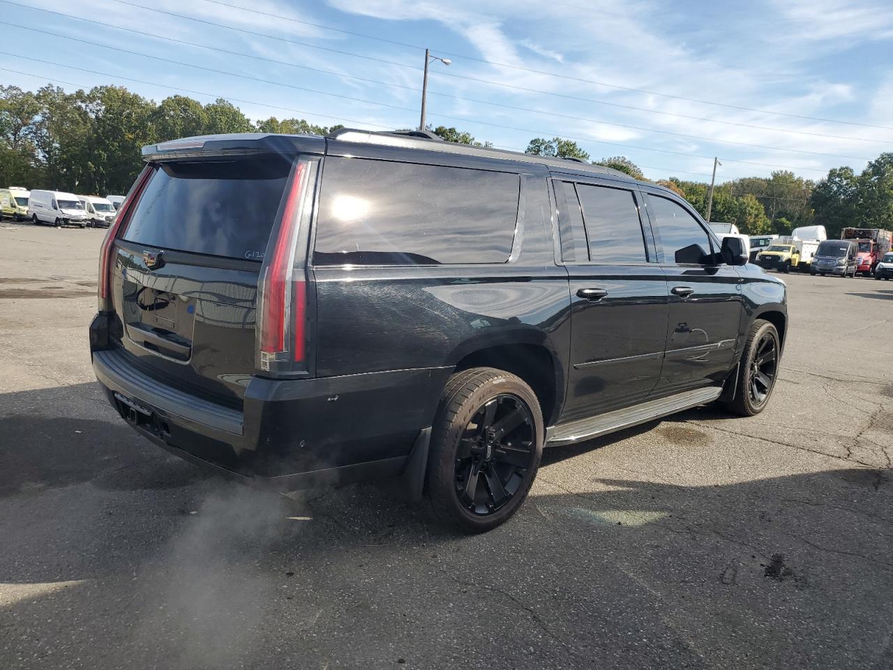 2017 Cadillac Escalade Esv Luxury - zdjęcie 3