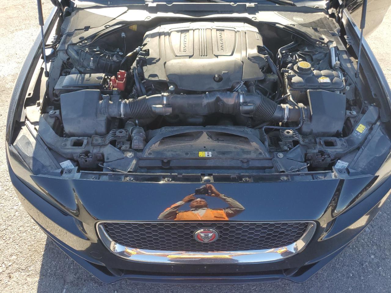 2017 Jaguar Xe Premium - zdjęcie 11