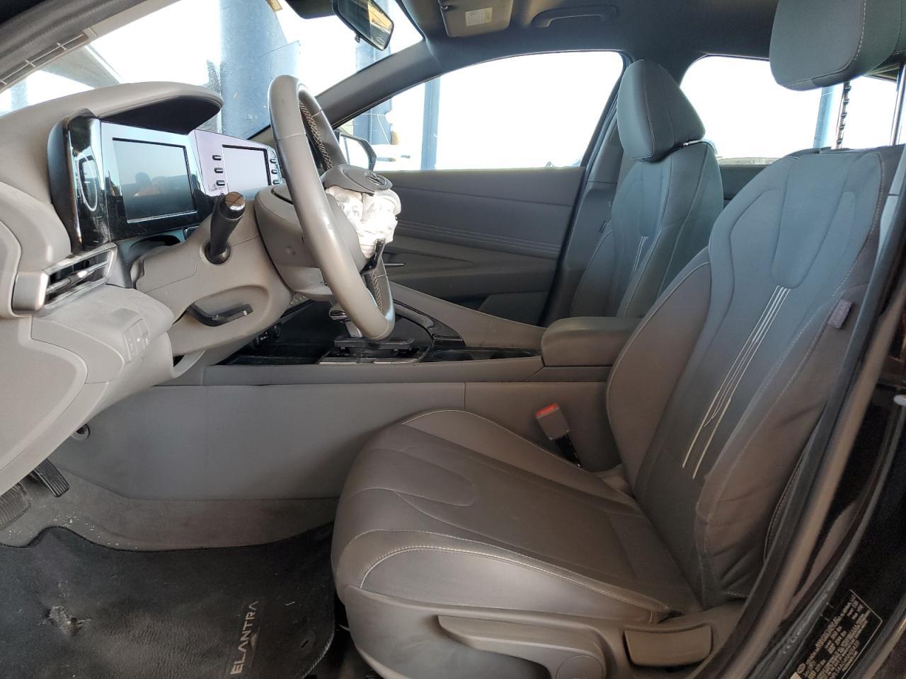 2022 Hyundai Elantra - zdjęcie 7