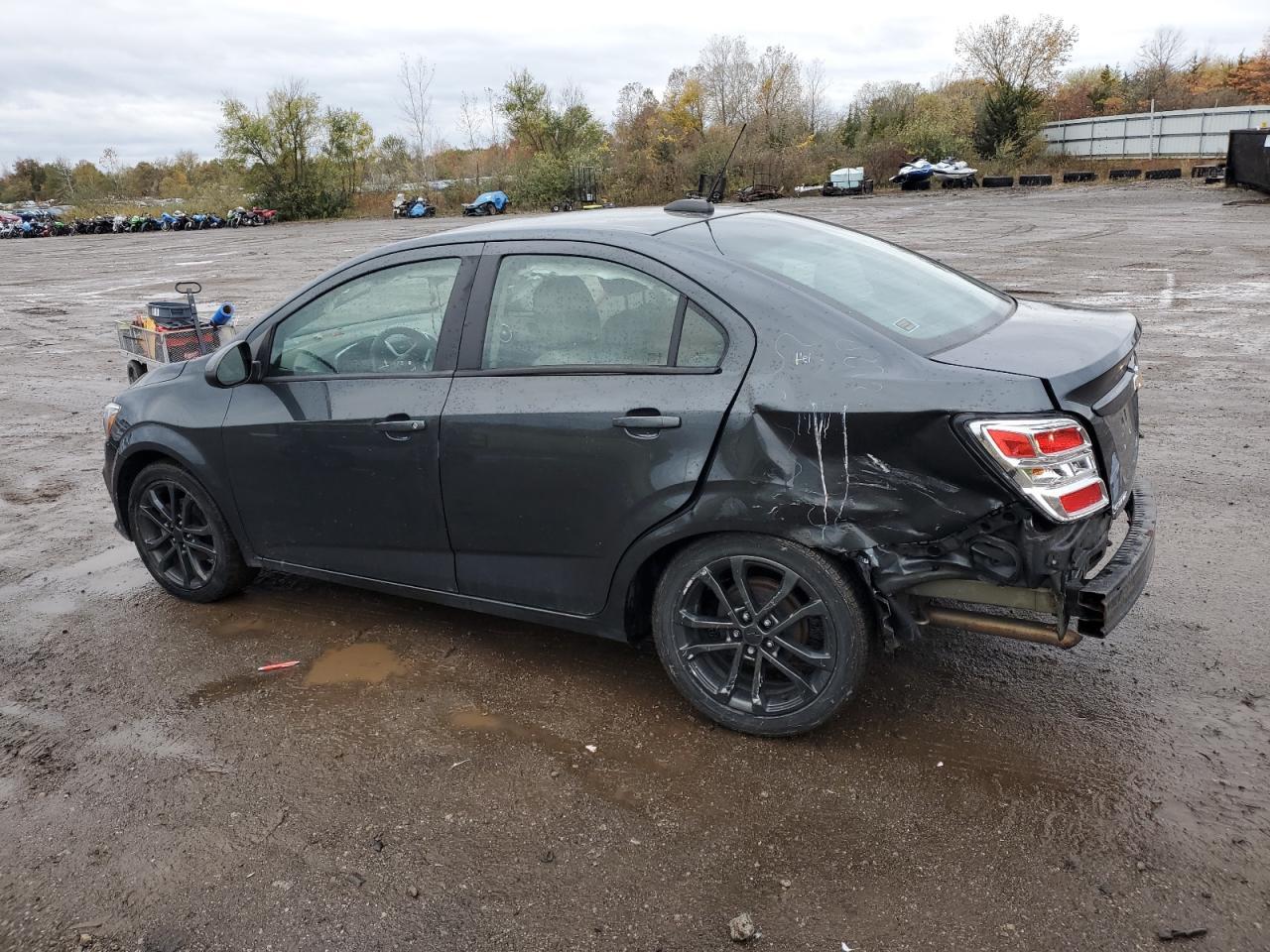 2020 Chevrolet Sonic - zdjęcie 2