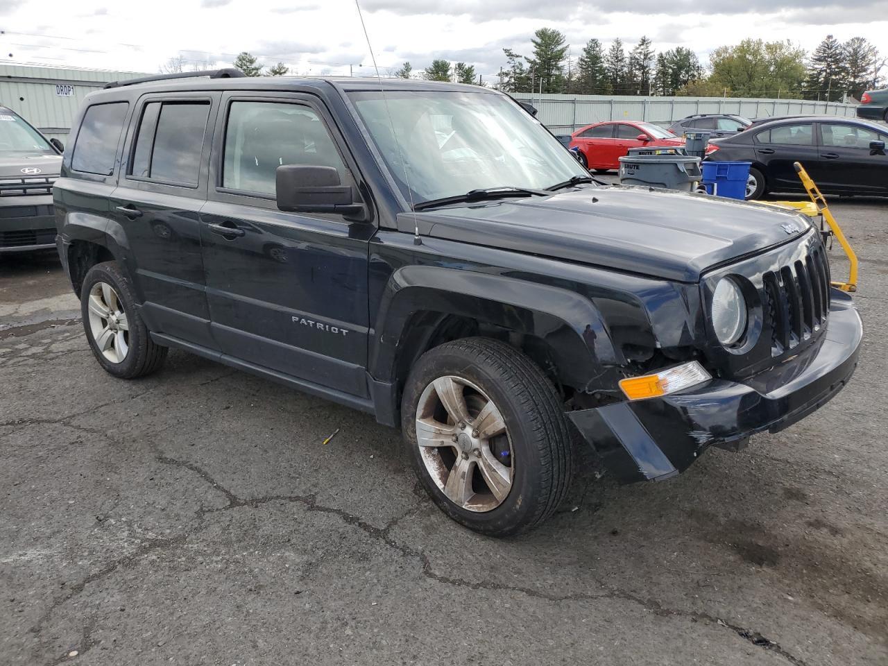 2015 Jeep Patriot Latitude - zdjęcie 4
