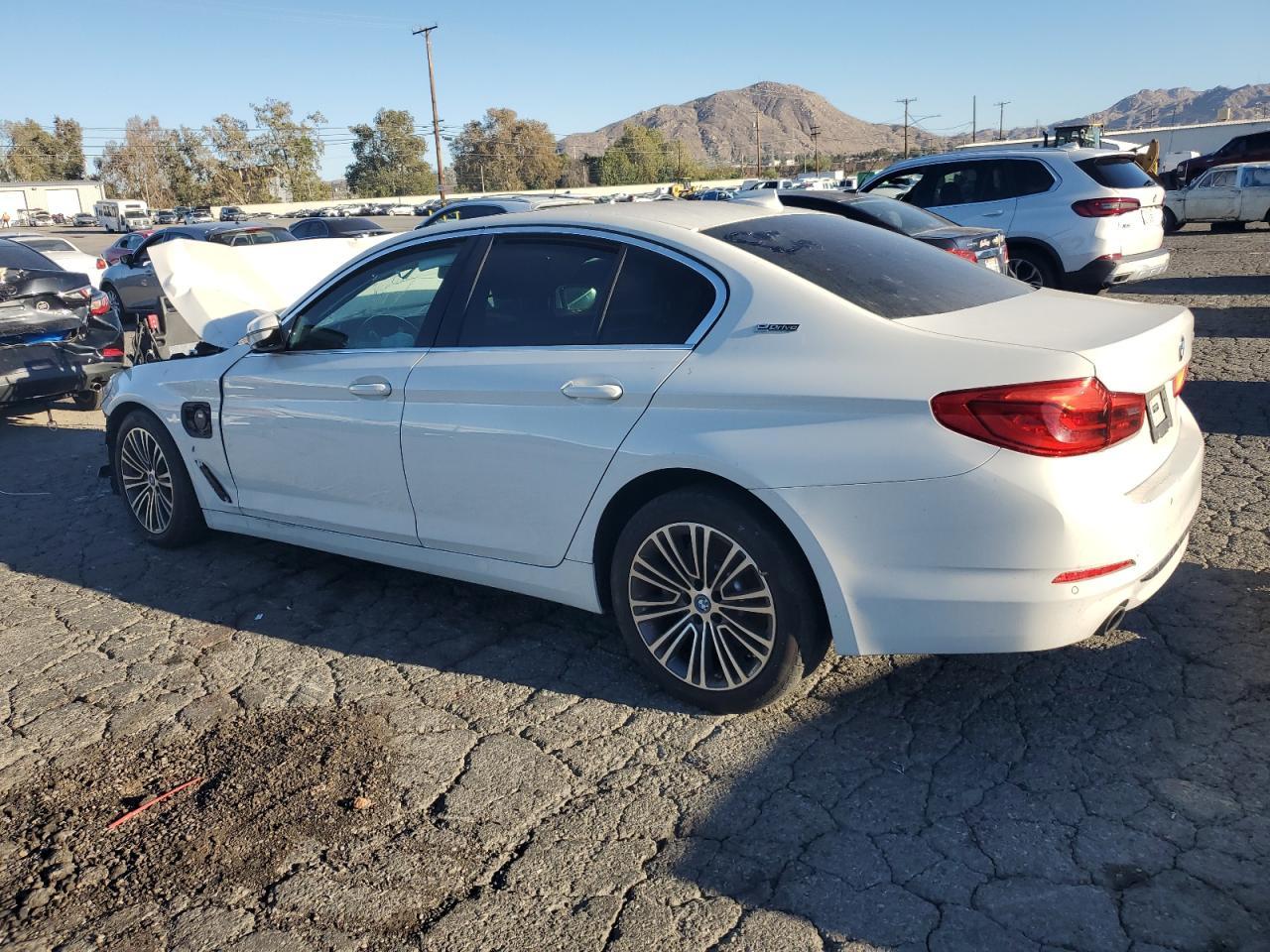 2019 BMW 530E - zdjęcie 2