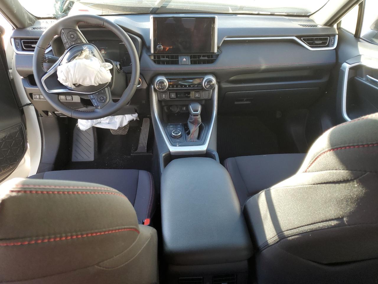 2025 Toyota Rav4 Se - zdjęcie 8