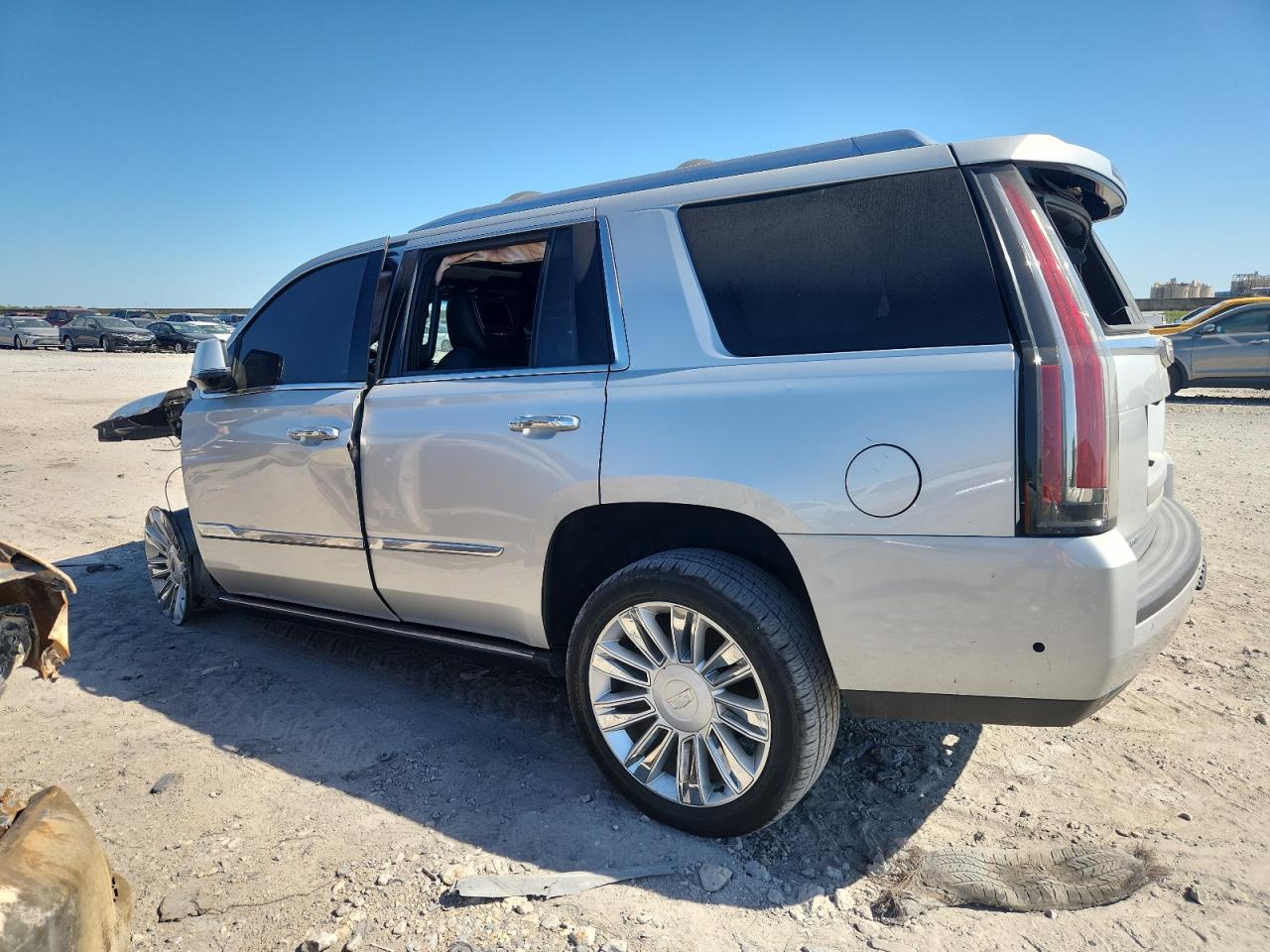 2017 Cadillac Escalade Platinum - zdjęcie 2