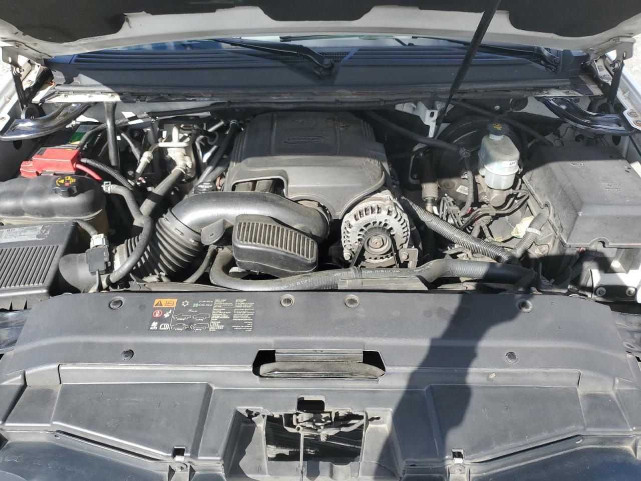 2013 Chevrolet Suburban C1500 Lt - zdjęcie 12