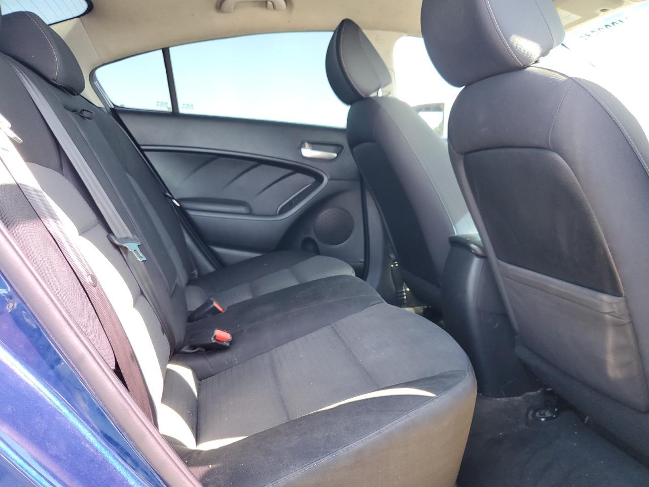 2017 Kia Forte - zdjęcie 10