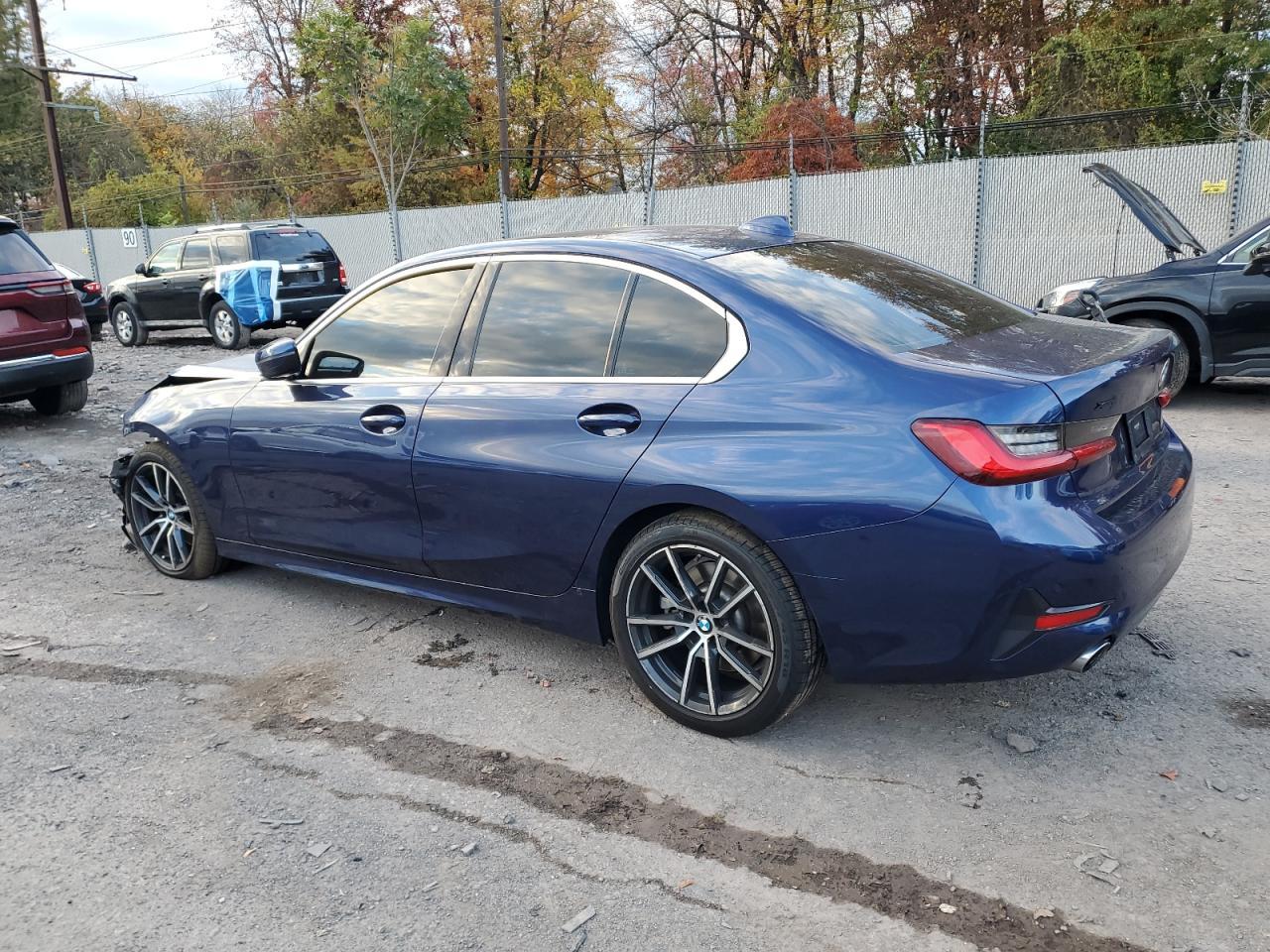 2020 BMW 330Xi - zdjęcie 2