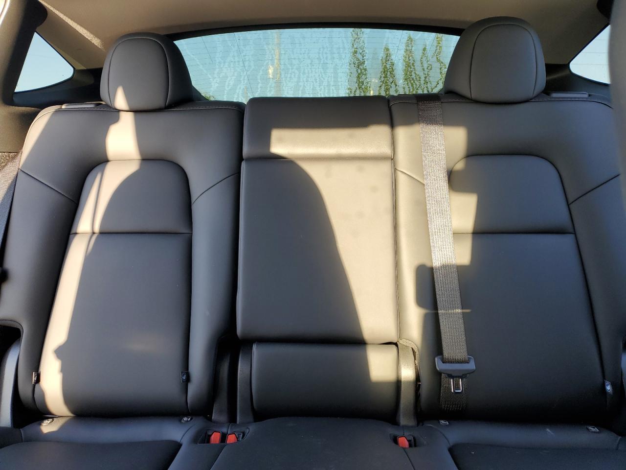 2025 Tesla Model Y - zdjęcie 10