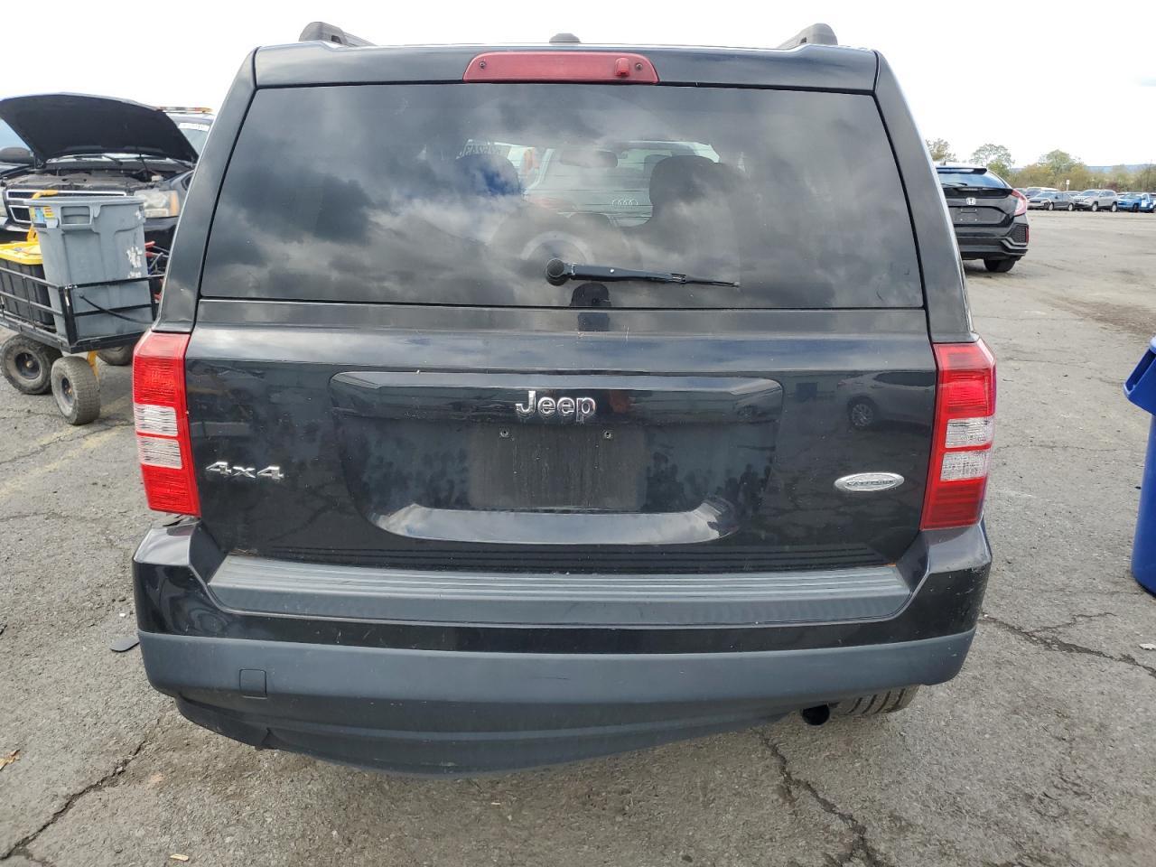 2015 Jeep Patriot Latitude - zdjęcie 6