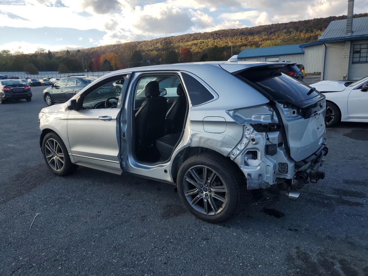 2019 Ford Edge - zdjęcie 2