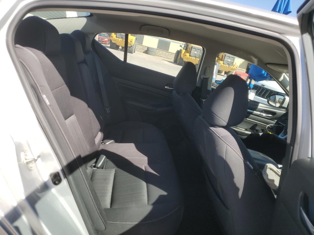 2021 Nissan Altima - zdjęcie 10