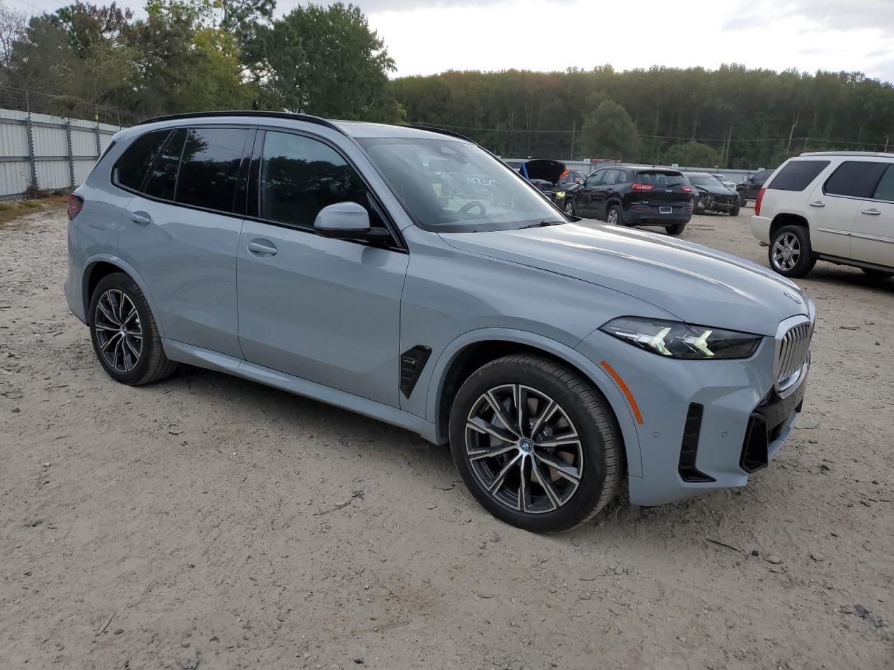 2024 BMW X5 xDrive50E - zdjęcie 4
