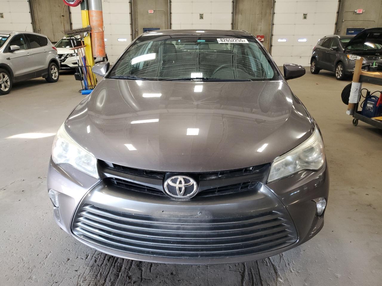 2016 Toyota Camry Le - zdjęcie 5