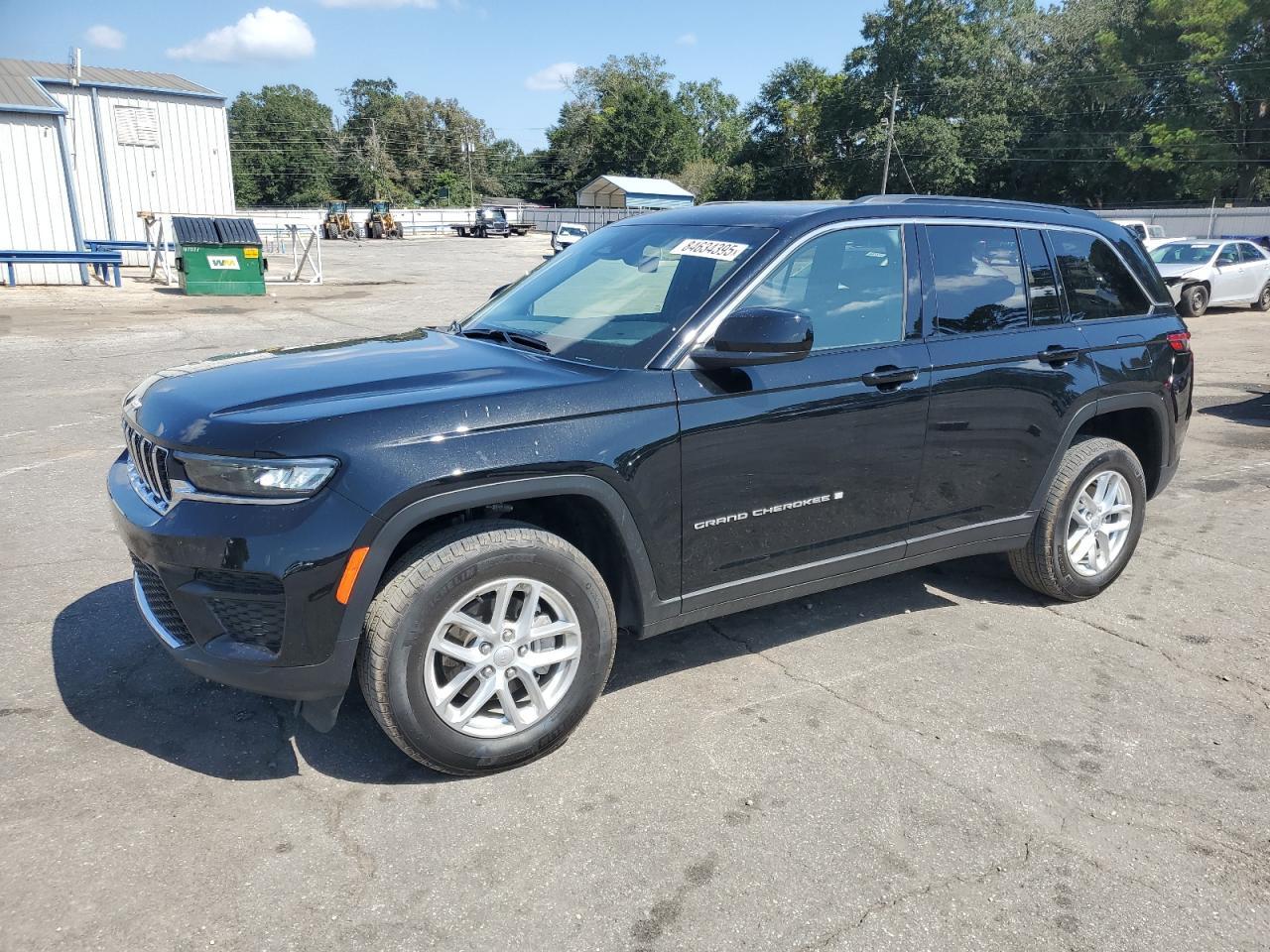 2025 Jeep Grand Cherokee Laredo - zdjęcie główne