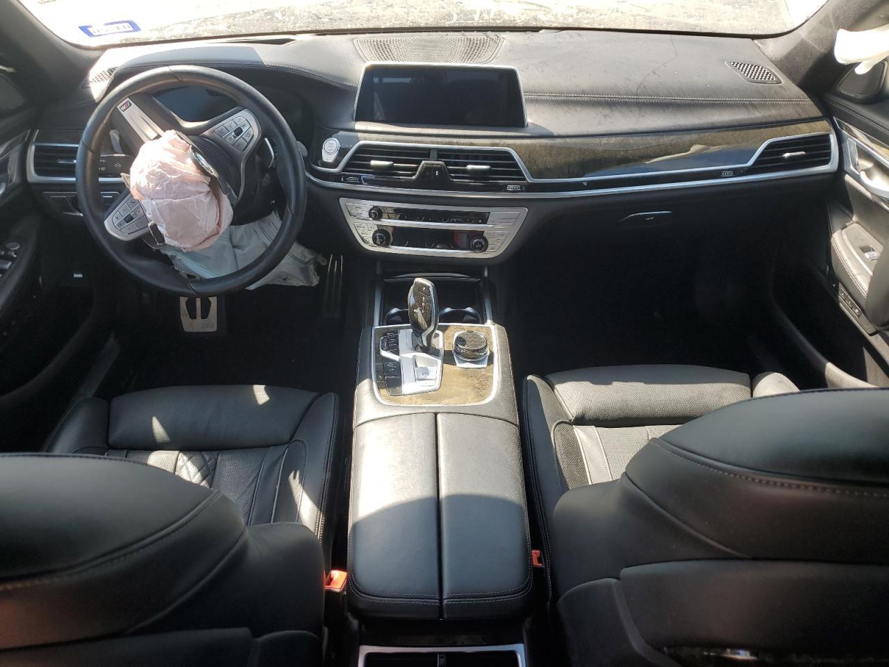 2022 BMW 740 I - zdjęcie 8