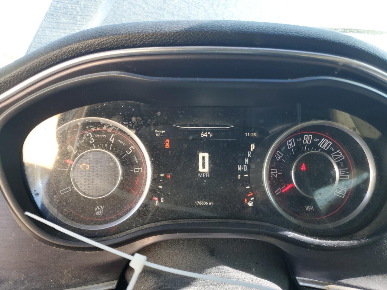 2015 Dodge Challenger Sxt - zdjęcie 9