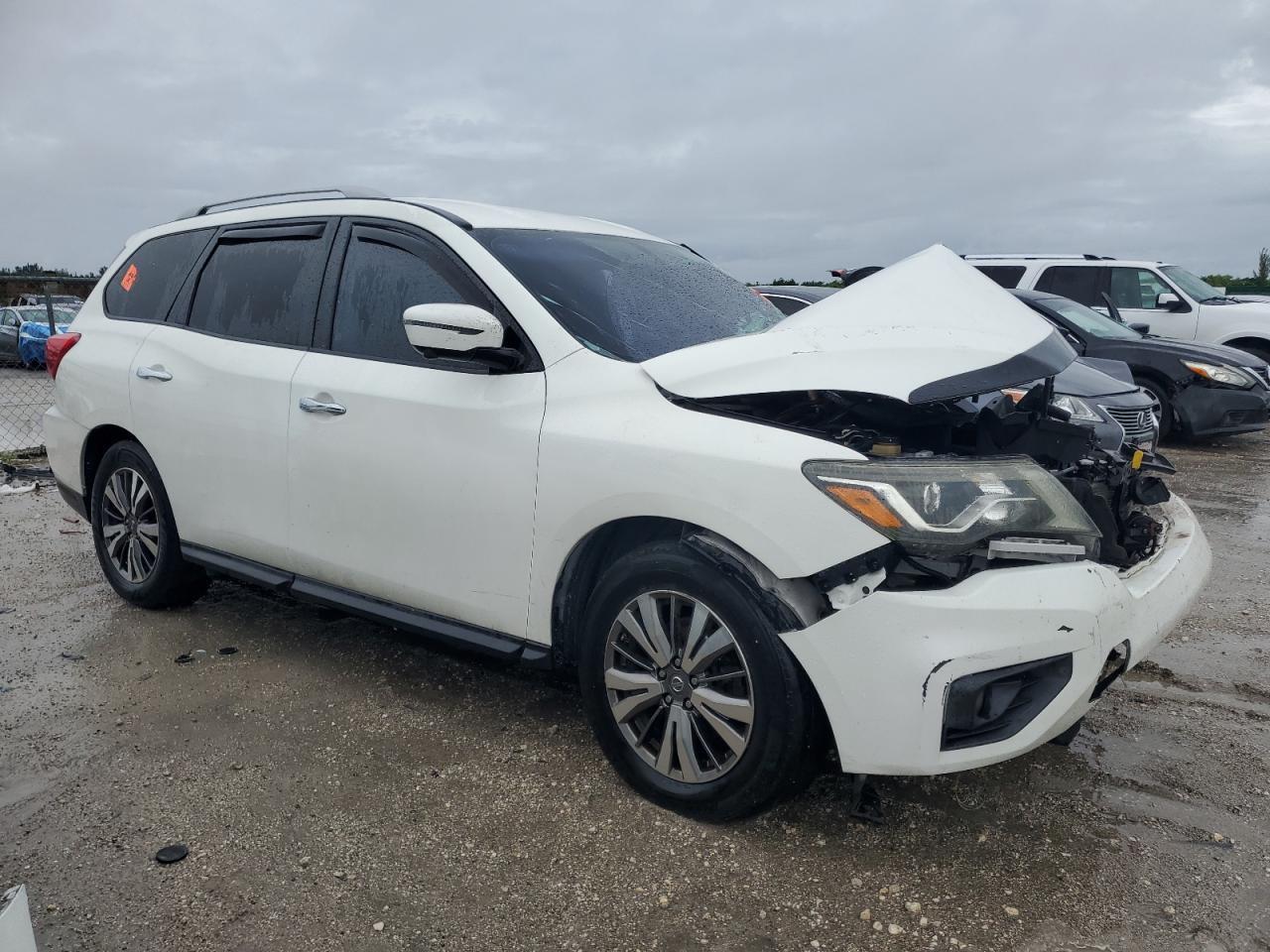 2018 Nissan Pathfinder S - zdjęcie 4