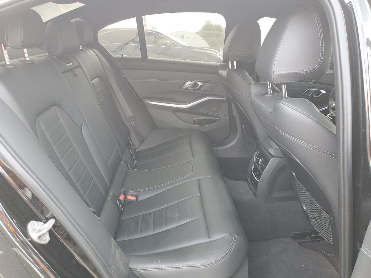 2021 BMW Seria 3 - zdjęcie 10