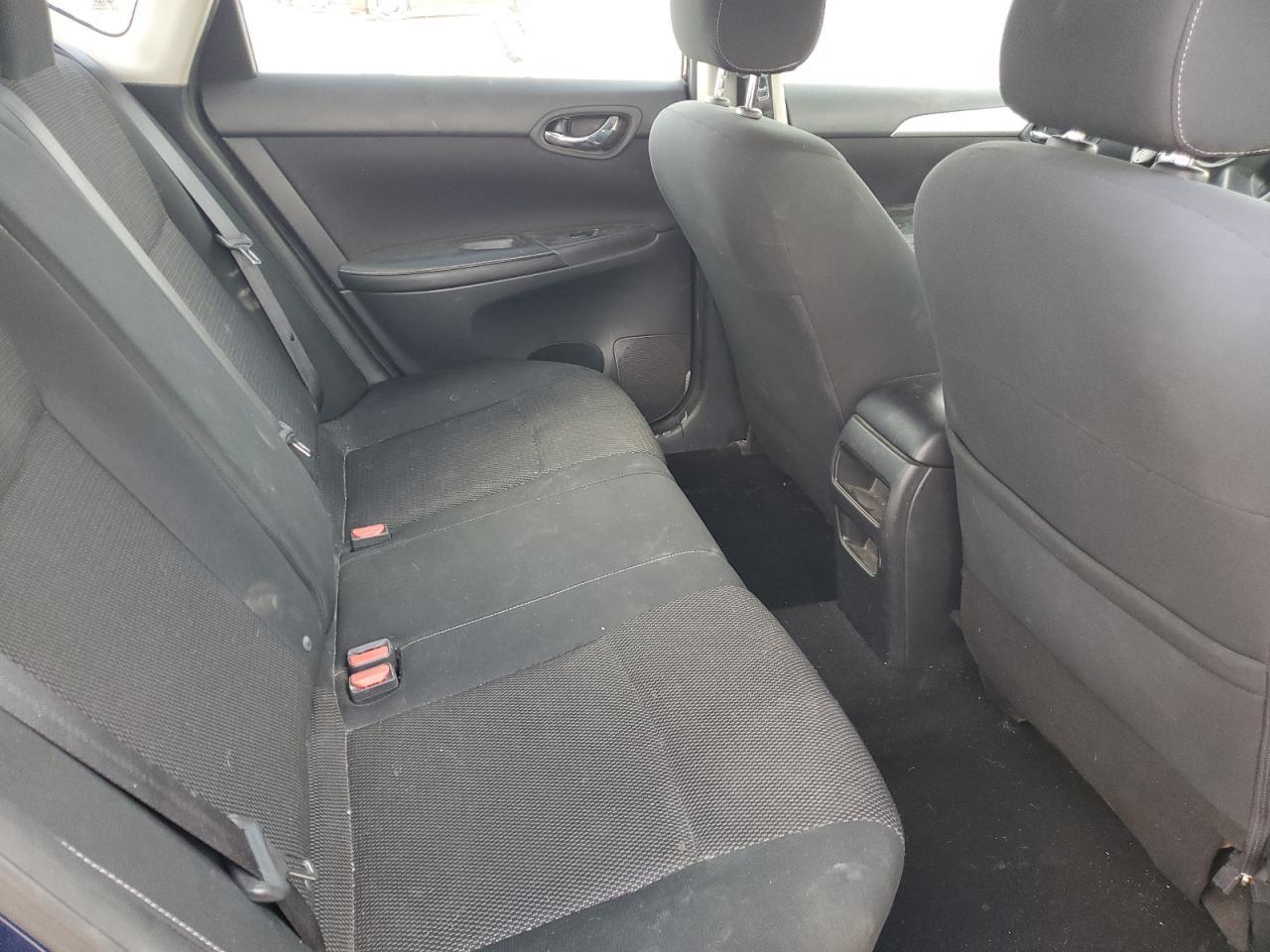 2019 Nissan Sentra - zdjęcie 10