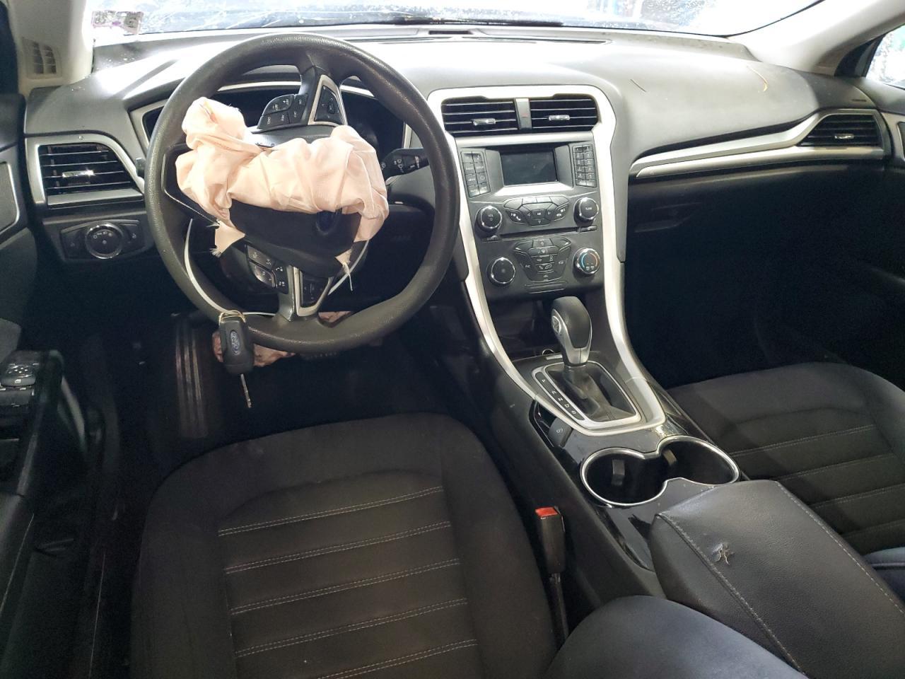 2015 Ford Fusion - zdjęcie 8