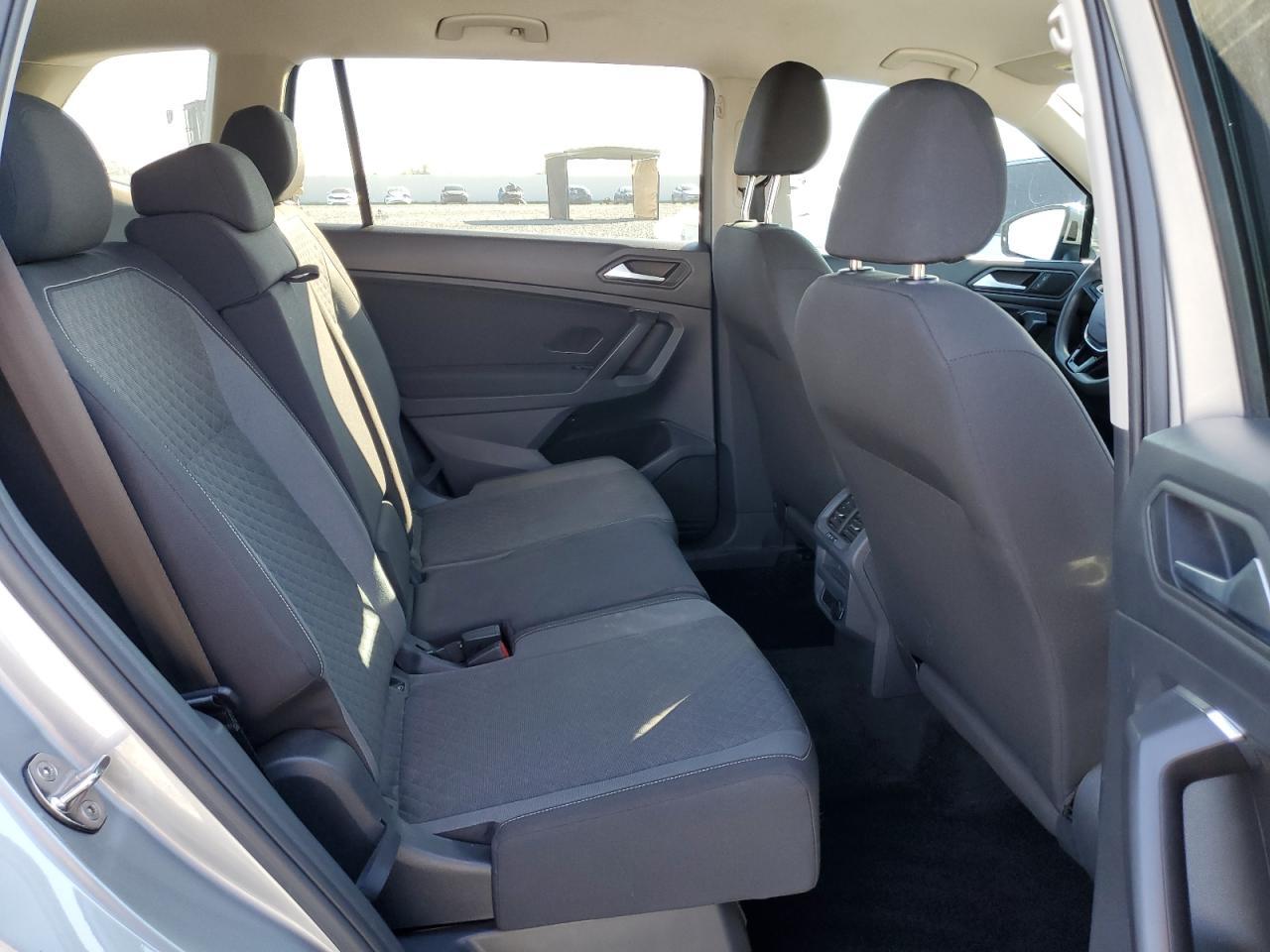 2021 Volkswagen Tiguan - zdjęcie 10