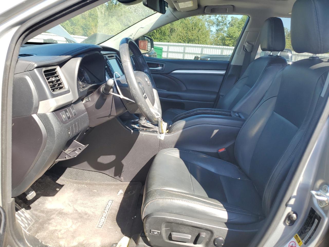 2017 Toyota Highlander Se - zdjęcie 7