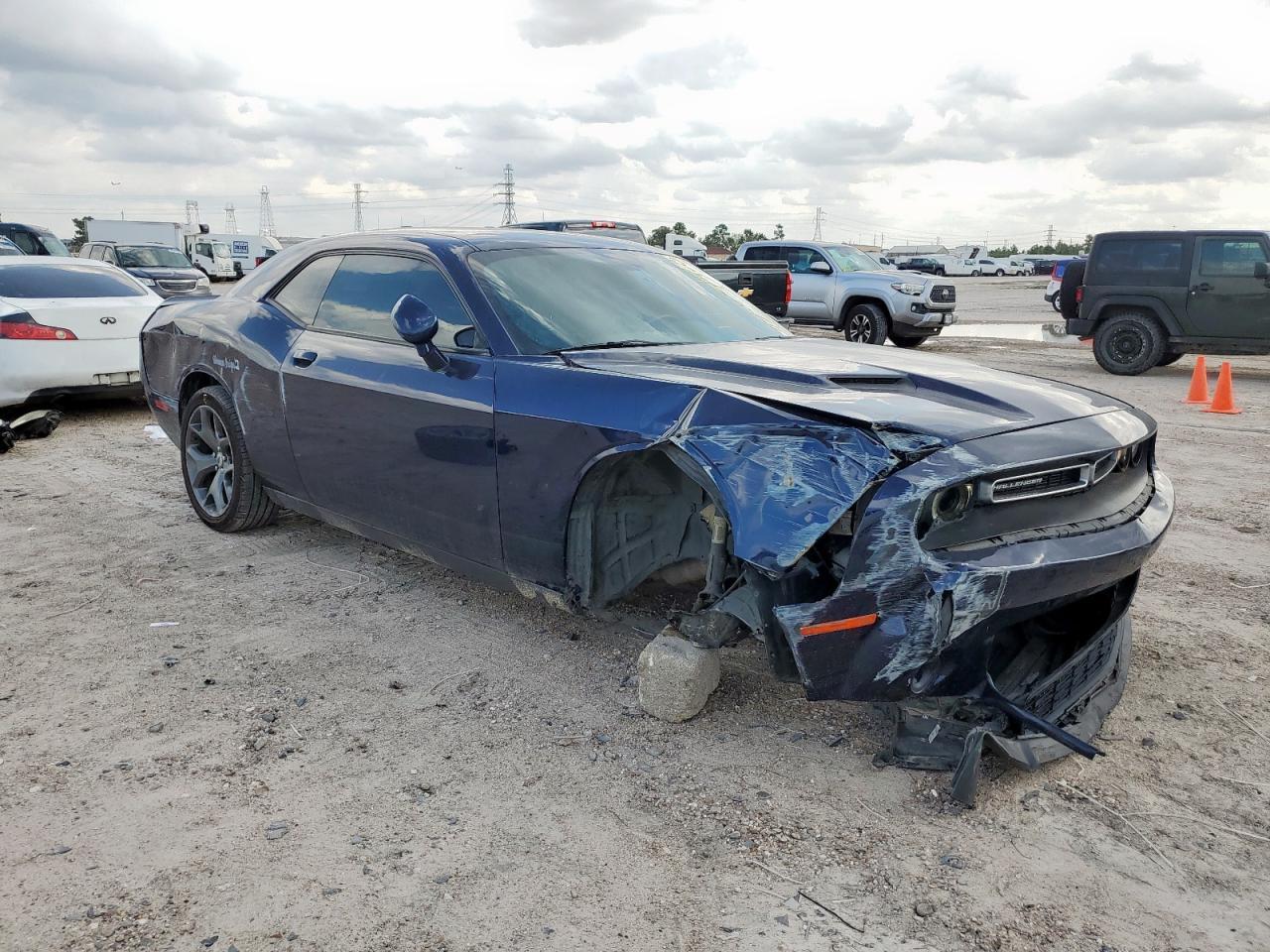 2017 Dodge Challenger Sxt - zdjęcie 4