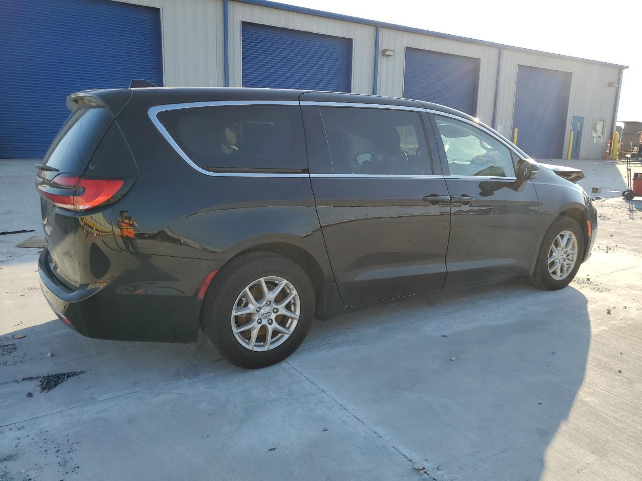 2024 Chrysler Pacifica - zdjęcie 3