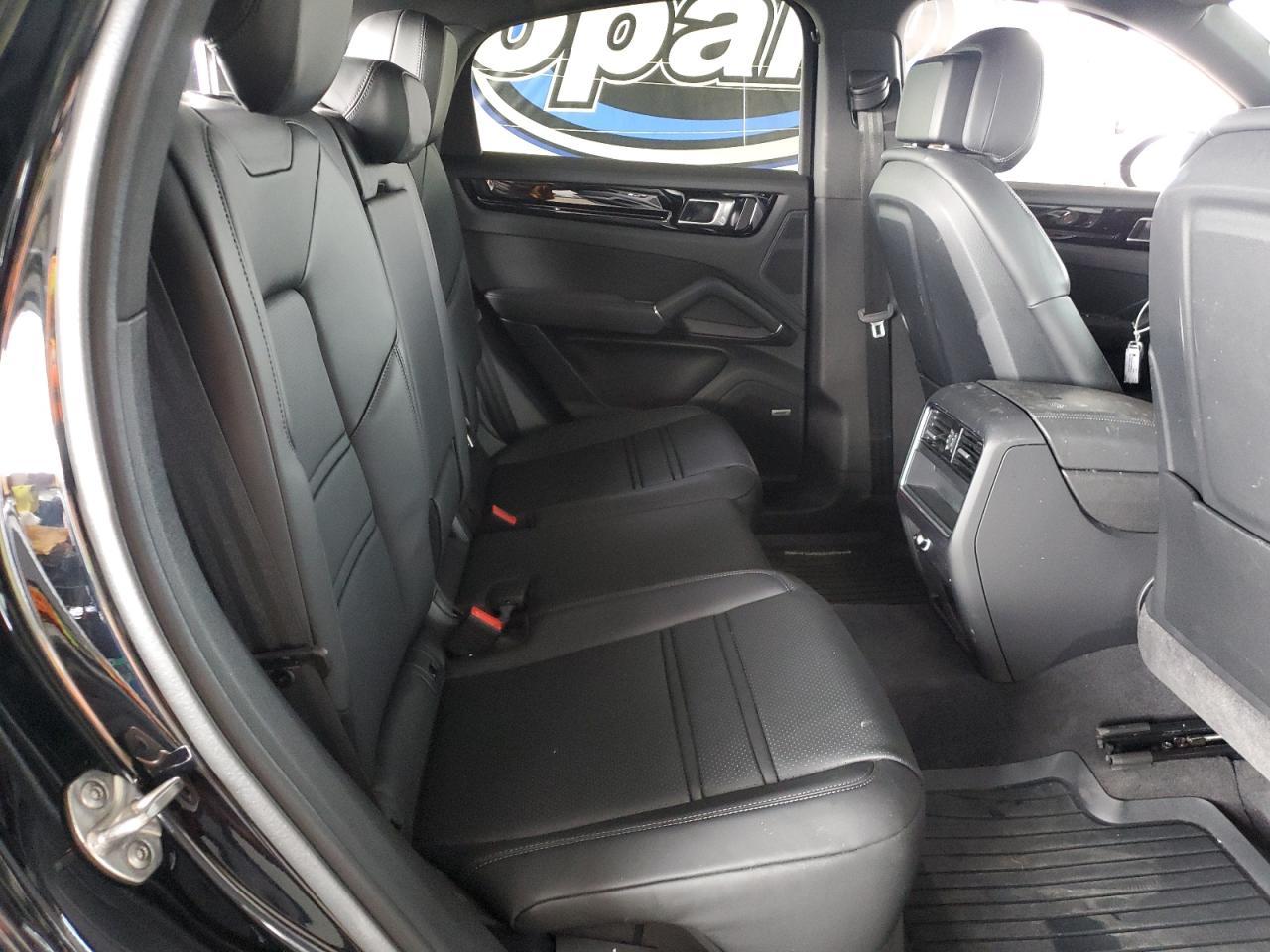 2022 Porsche Cayenne - zdjęcie 10