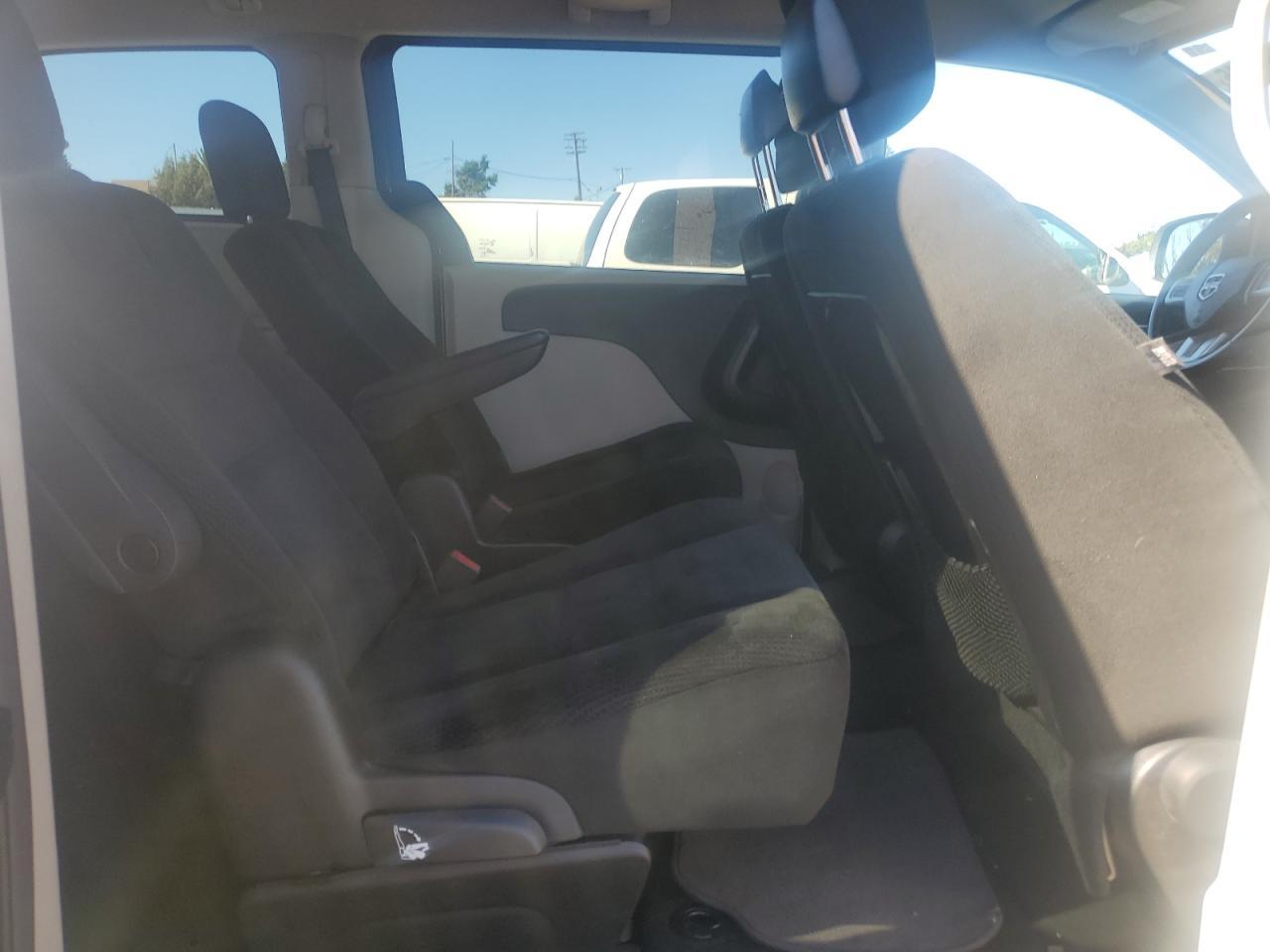 2016 Dodge Grand Caravan Se - zdjęcie 11