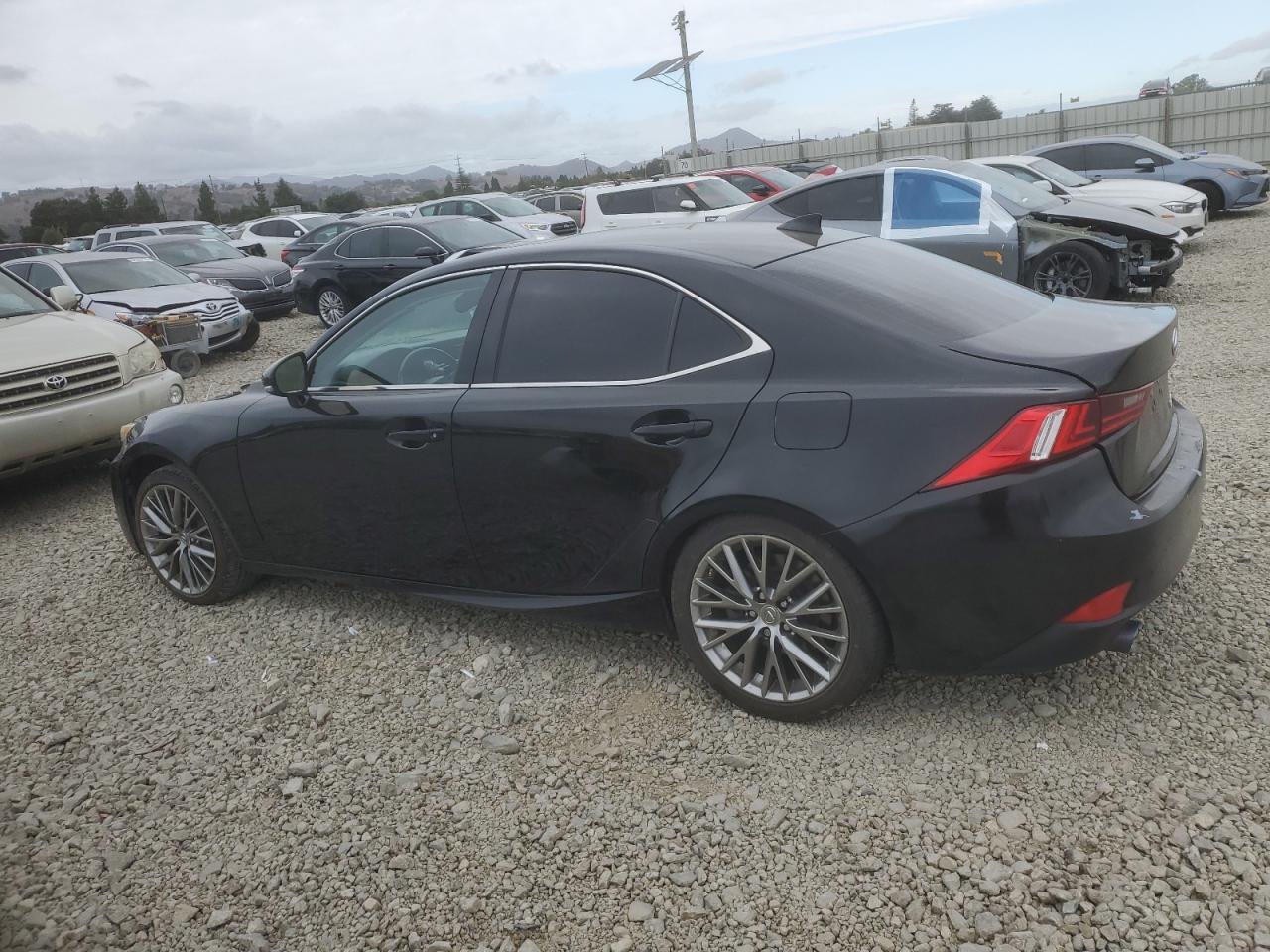 2016 Lexus IS - zdjęcie 2