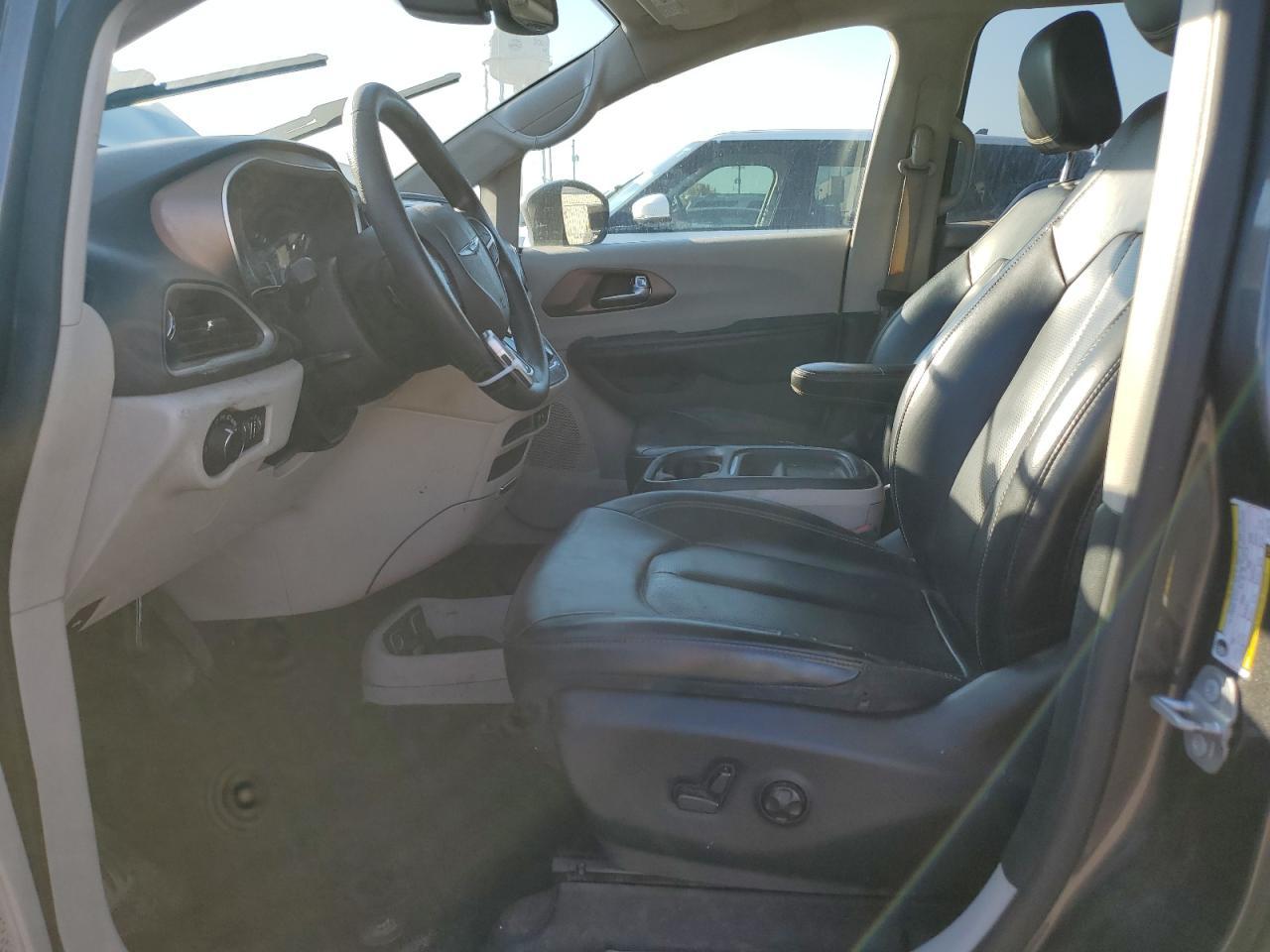 2020 Chrysler Voyager Lxi - zdjęcie 7