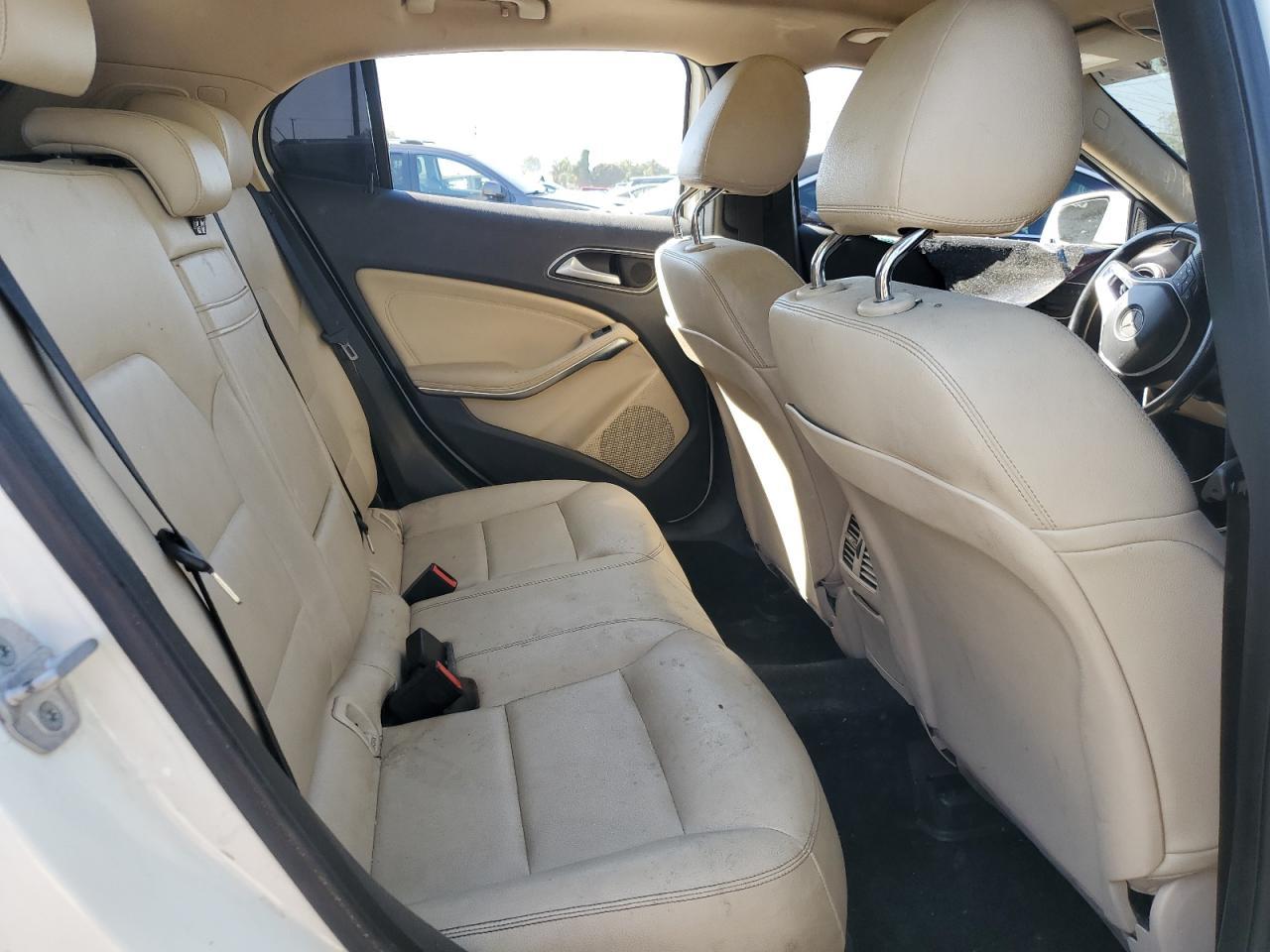 2015 Mercedes-Benz Gla 250 4Matic - zdjęcie 10