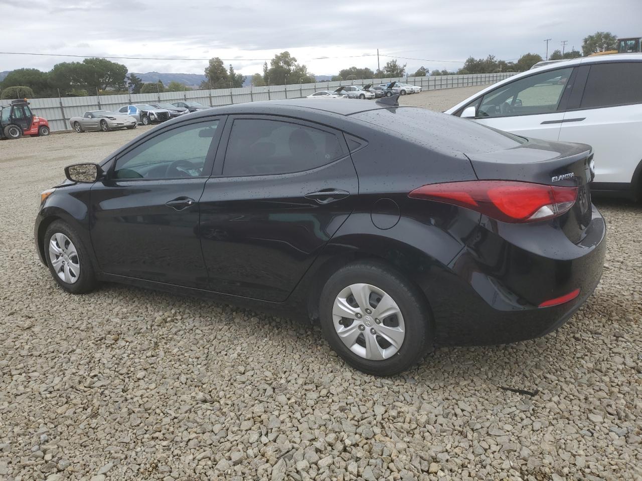 2016 Hyundai Elantra - zdjęcie 2