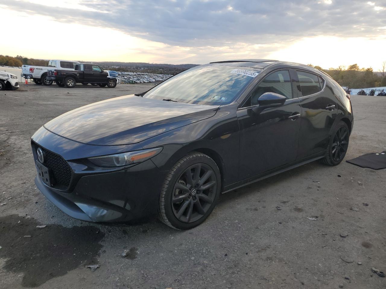 2022 Mazda 3 - zdjęcie główne