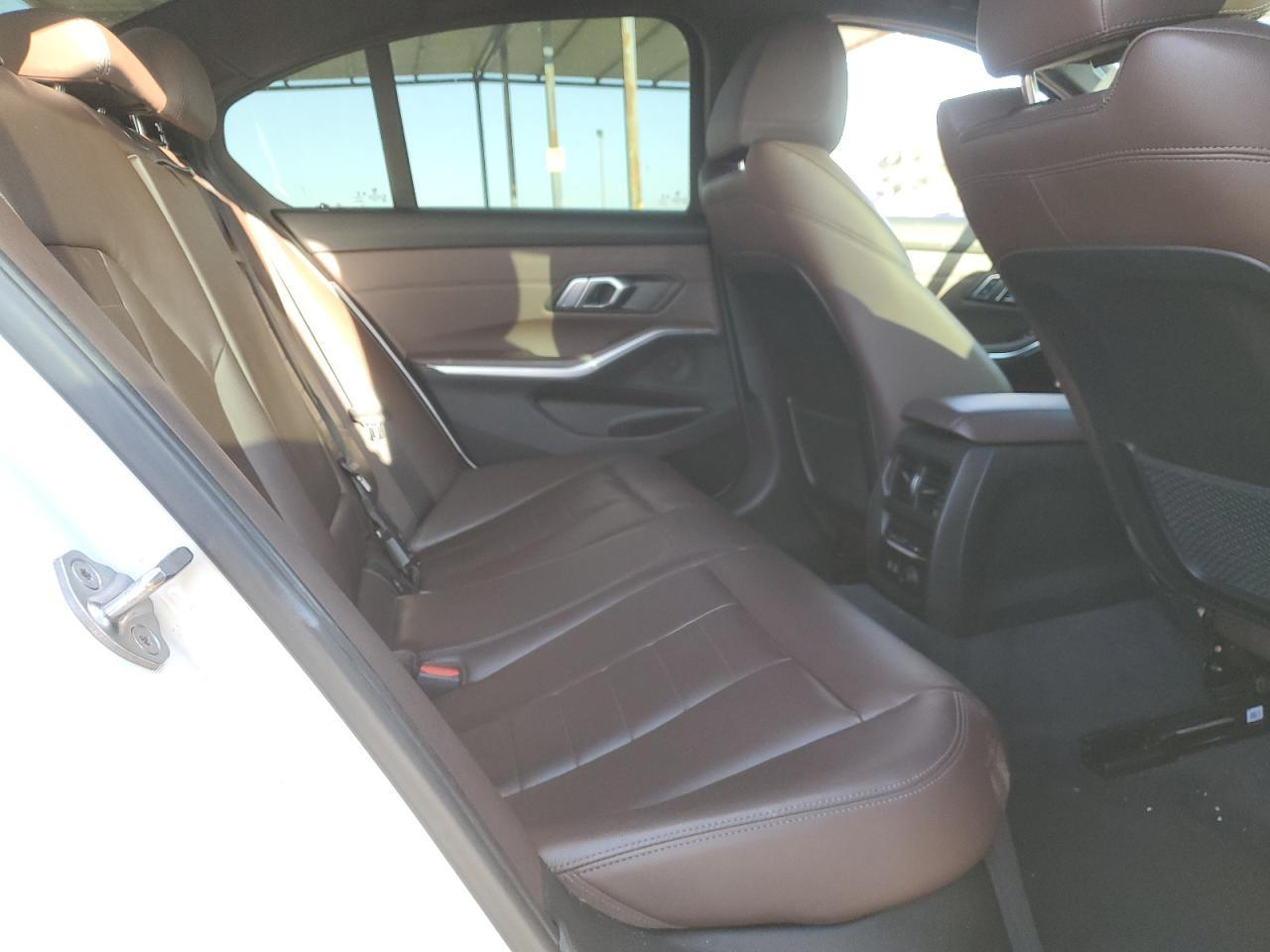 2019 BMW 330I - zdjęcie 10