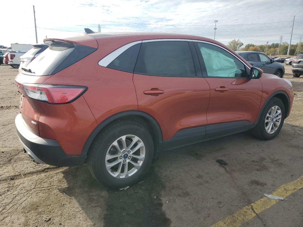 2020 Ford Escape - zdjęcie 3