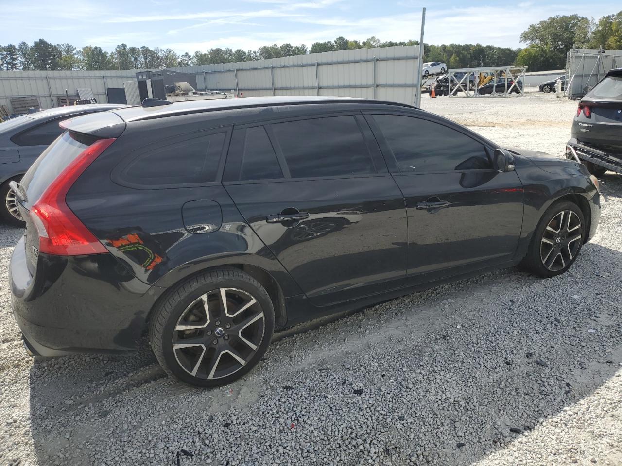 2018 Volvo V60 T5 Dynamic - zdjęcie 3