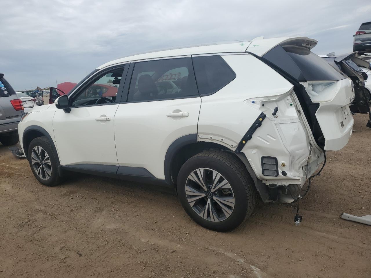 2023 Nissan Rogue - zdjęcie 2