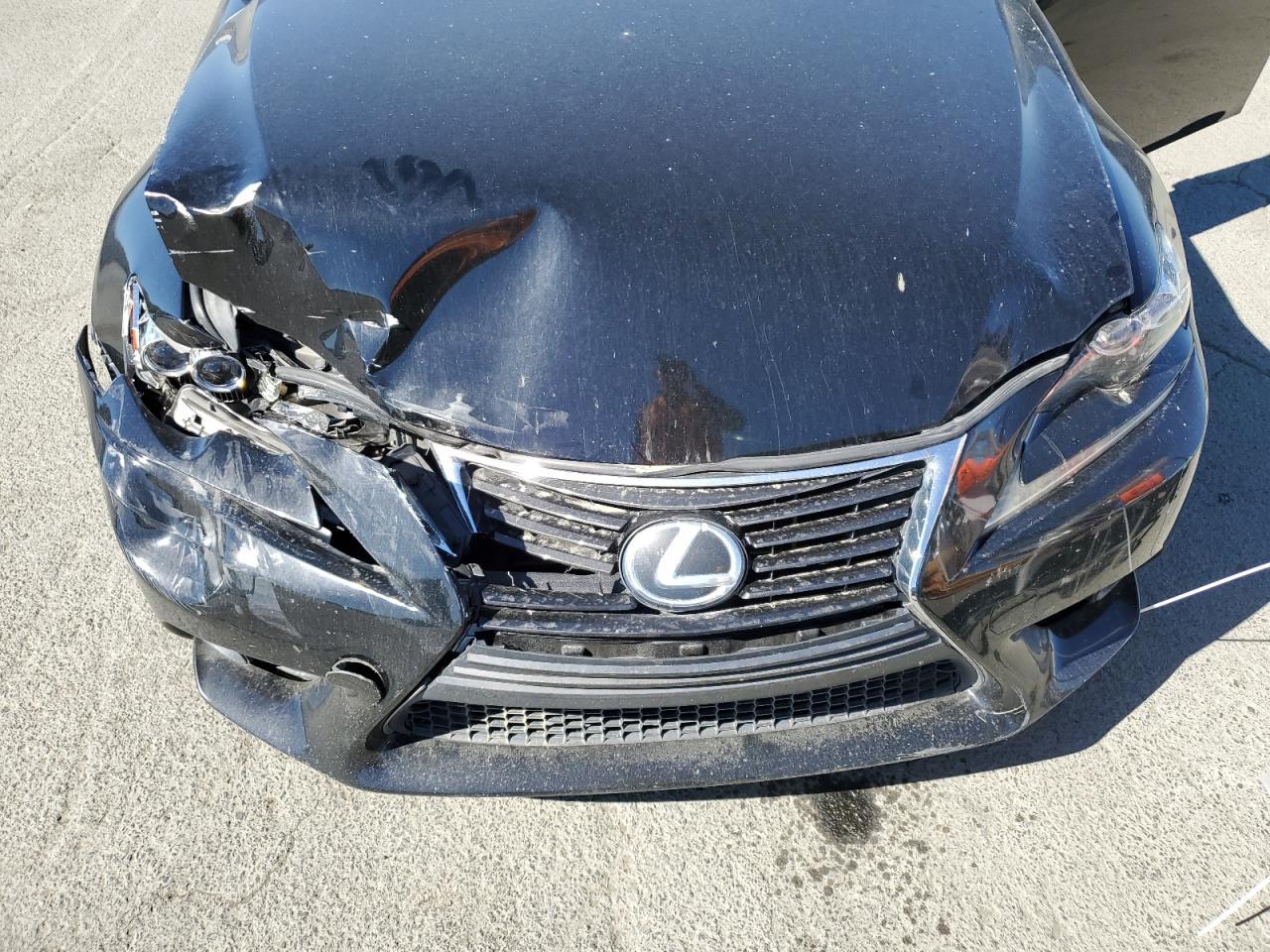 2015 Lexus IS - zdjęcie 11