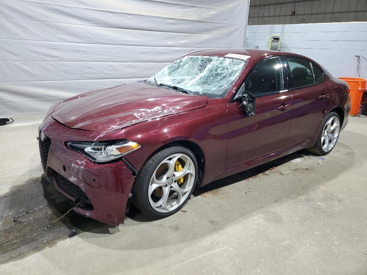 2019 Alfa Romeo Giulia Ti - zdjęcie główne