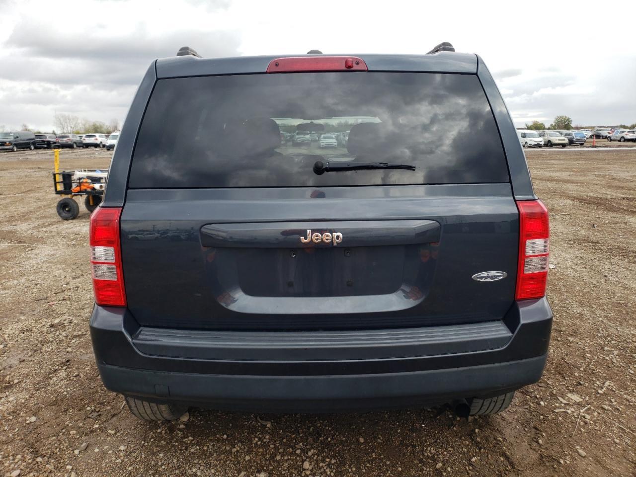2015 Jeep Patriot Latitude - zdjęcie 6