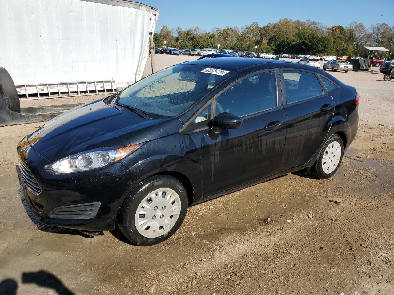 2016 Ford Fiesta S - zdjęcie główne