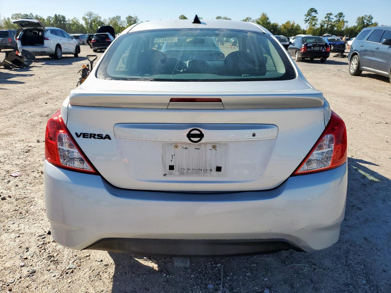 2016 Nissan Versa S - zdjęcie 6