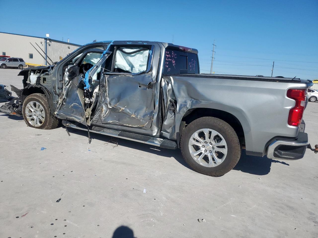 2023 Chevrolet Silverado K1500 Ltz - zdjęcie 2