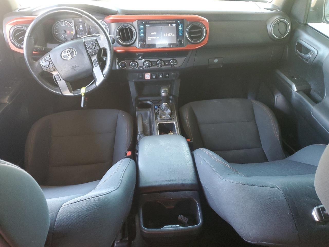 2019 Toyota Tacoma - zdjęcie 8