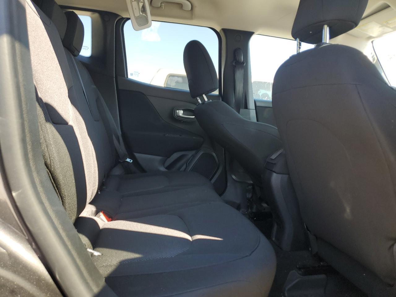 2019 Jeep Renegade - zdjęcie 10