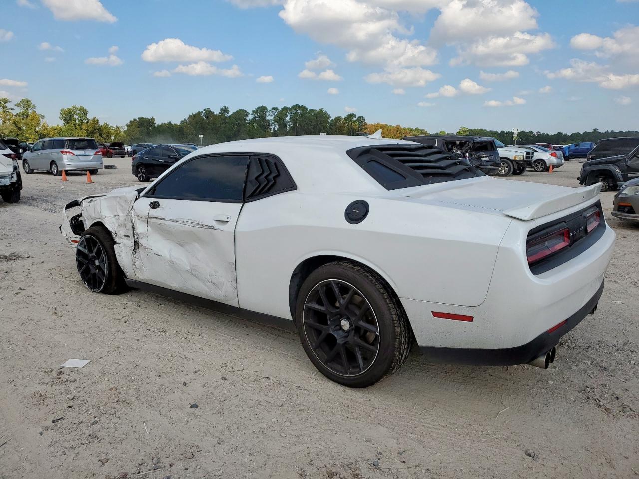 2016 Dodge Challenger R/T - zdjęcie 2
